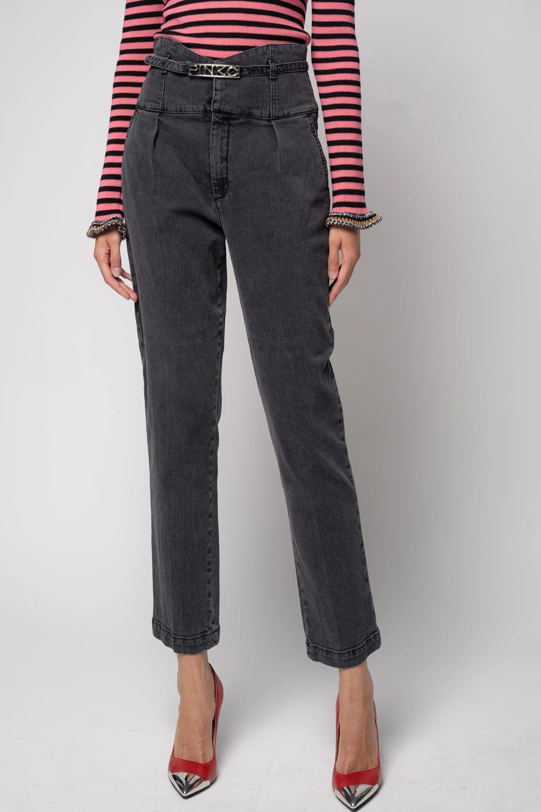 Jeans hoge taille riempje in de kleur dark grey van het merk Pinko