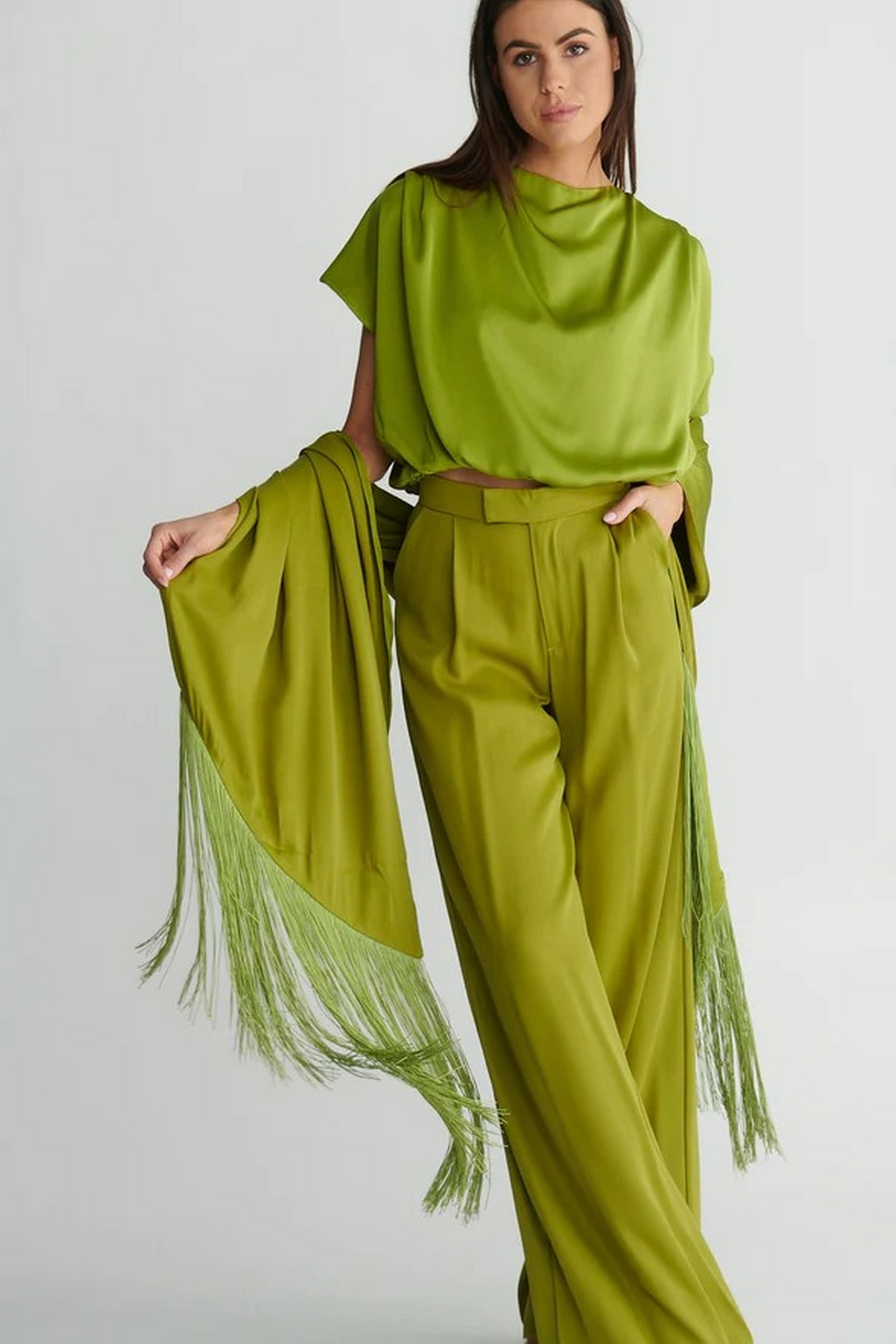 Sjaal lang franjes in de kleur green van het merk Oscar the collection