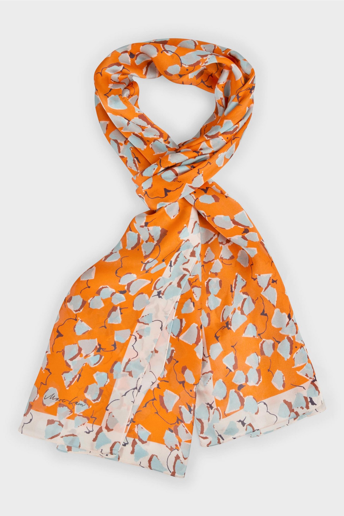 Sjaal print zijde in de kleur oranje blauw van het merk Marc Cain Collections