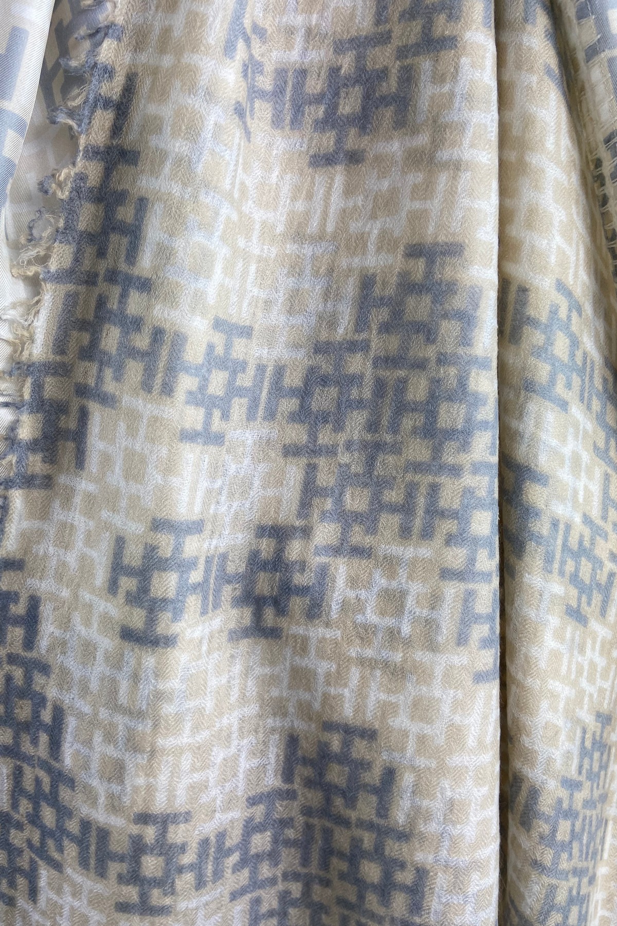 Hemisphere - IMIXALIKIBI - Sjaal H-print zijde wol beige grijs - uitverkocht