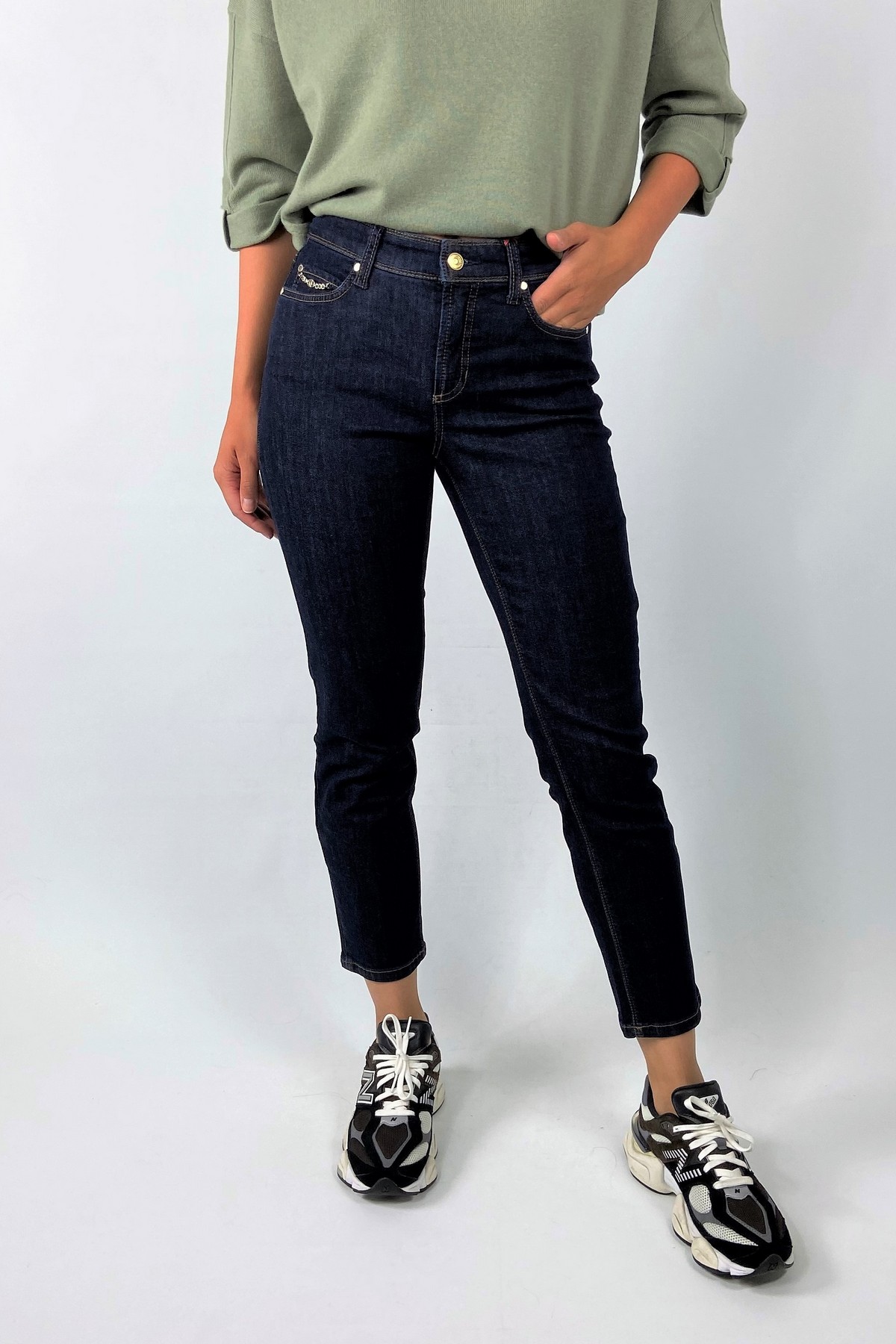 Jeans ketting zakje in de kleur dark blue van het merk Cambio