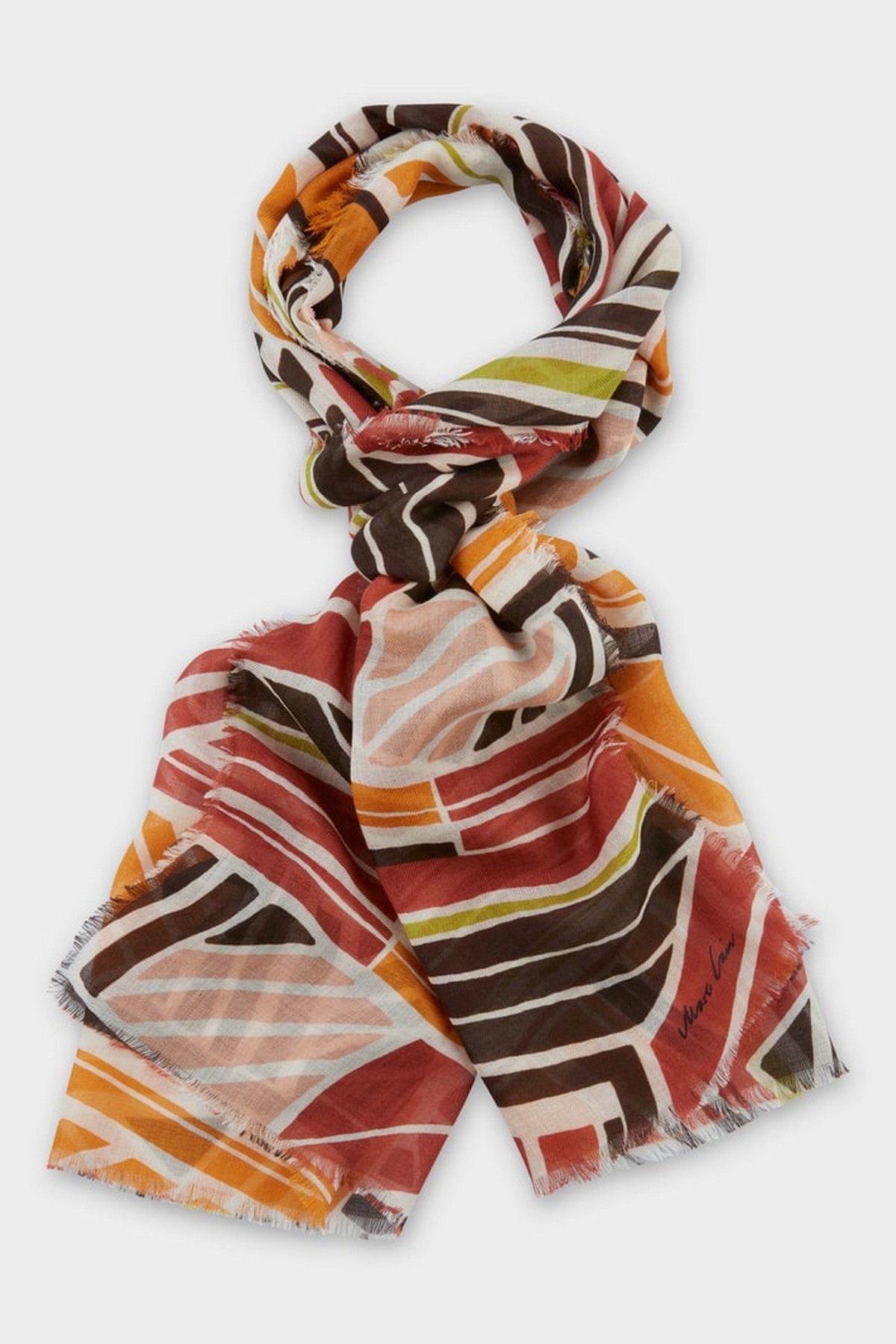 Sjaal grafisch motief in de kleur ecru oranje van het merk Marc Cain Collections