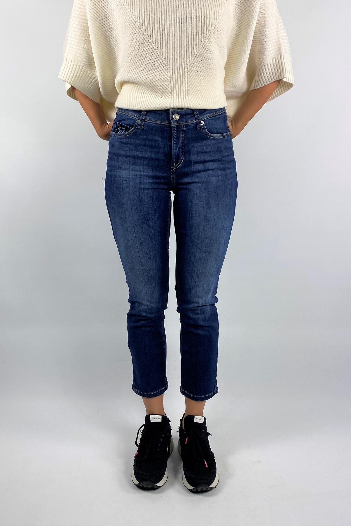 Jeans feminine superstretch in de kleur blauw van het merk Cambio
